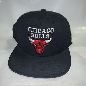 CHICAGO BULLS MITCHELL AND NESS SNAPBACK HAT